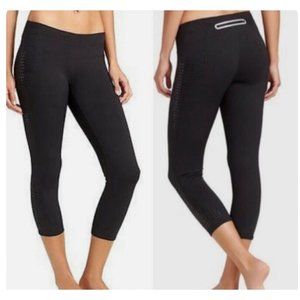 Athleta Sonar Black Capri Legging Pant Crop Yoga Fitness